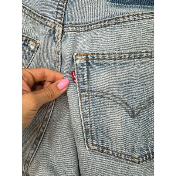 Nasty Gal x After Party Levi's Frayed Denim Shorts - Picture 6 of 6